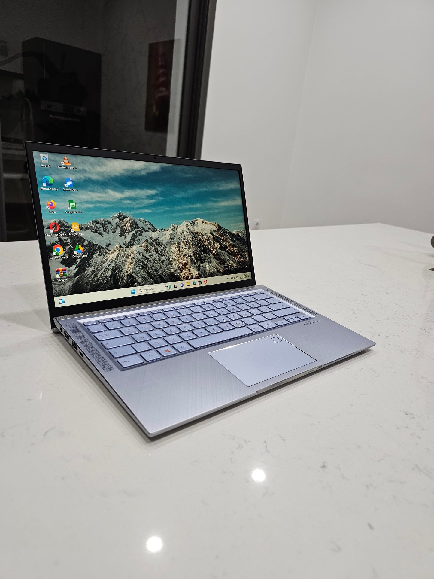 Asus zenbook Ryzen 5 series 3000