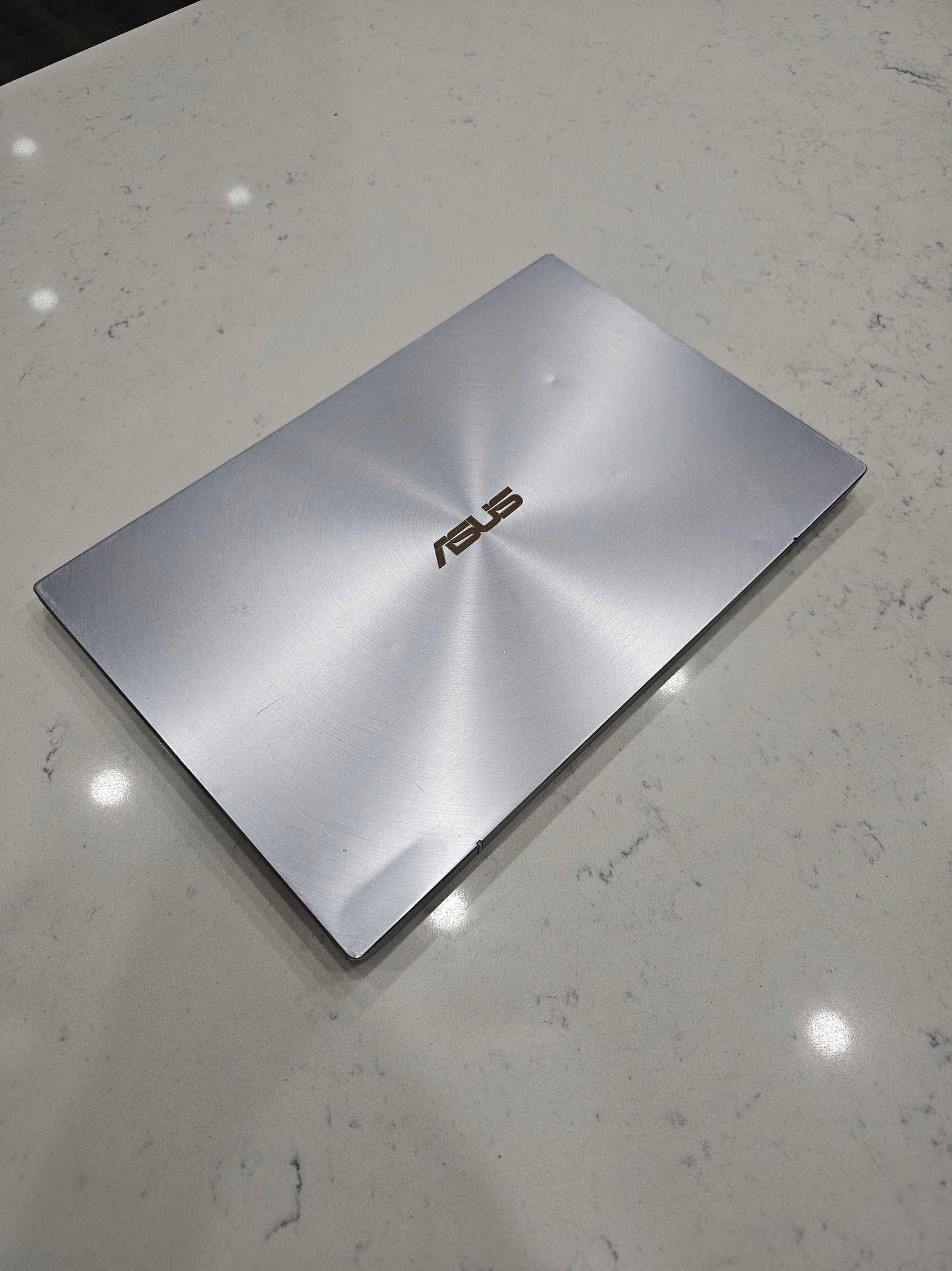 Asus zenbook Ryzen 5 series 3000