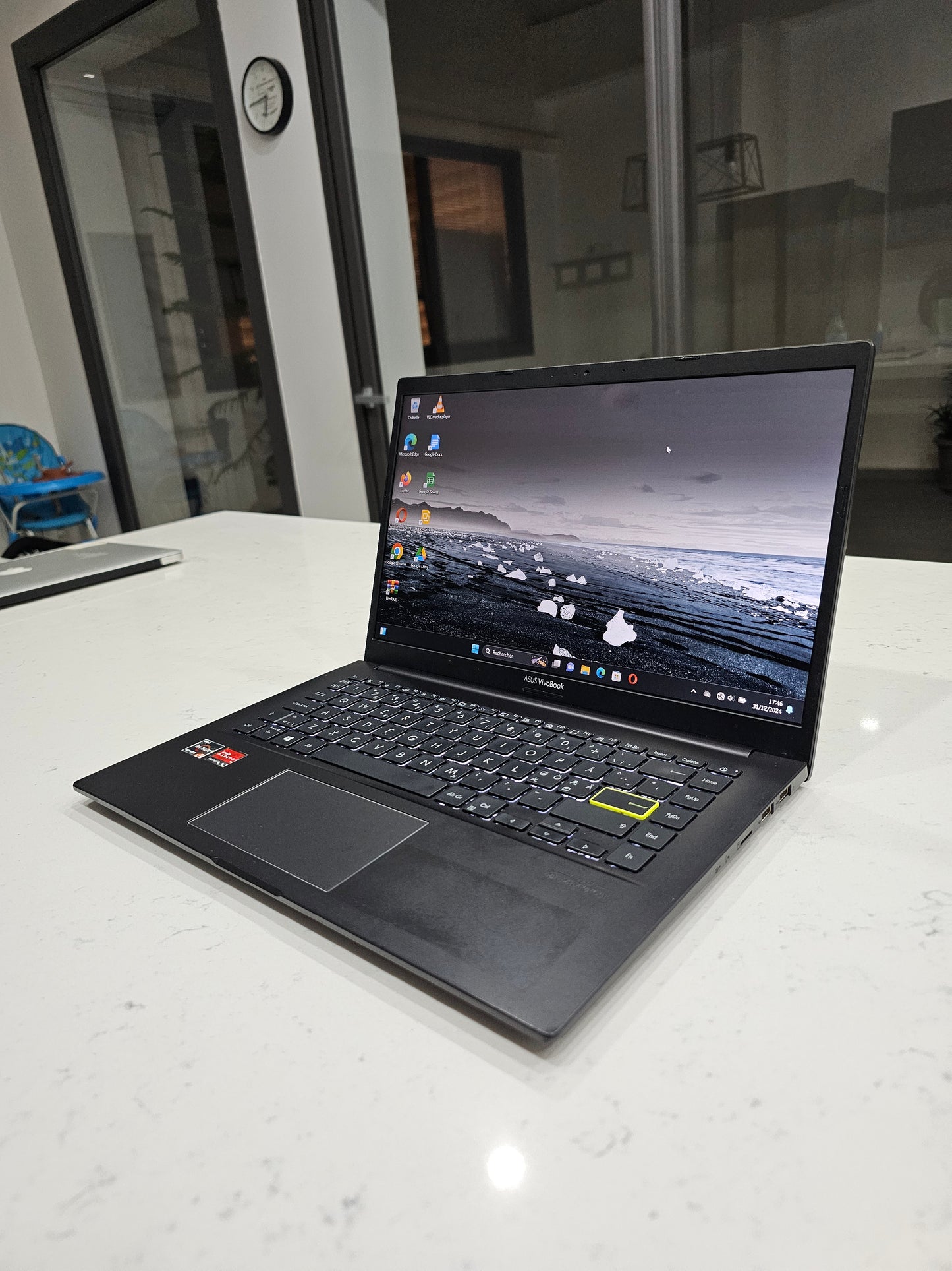 Asus vivobook Ryzen 5 series 4000