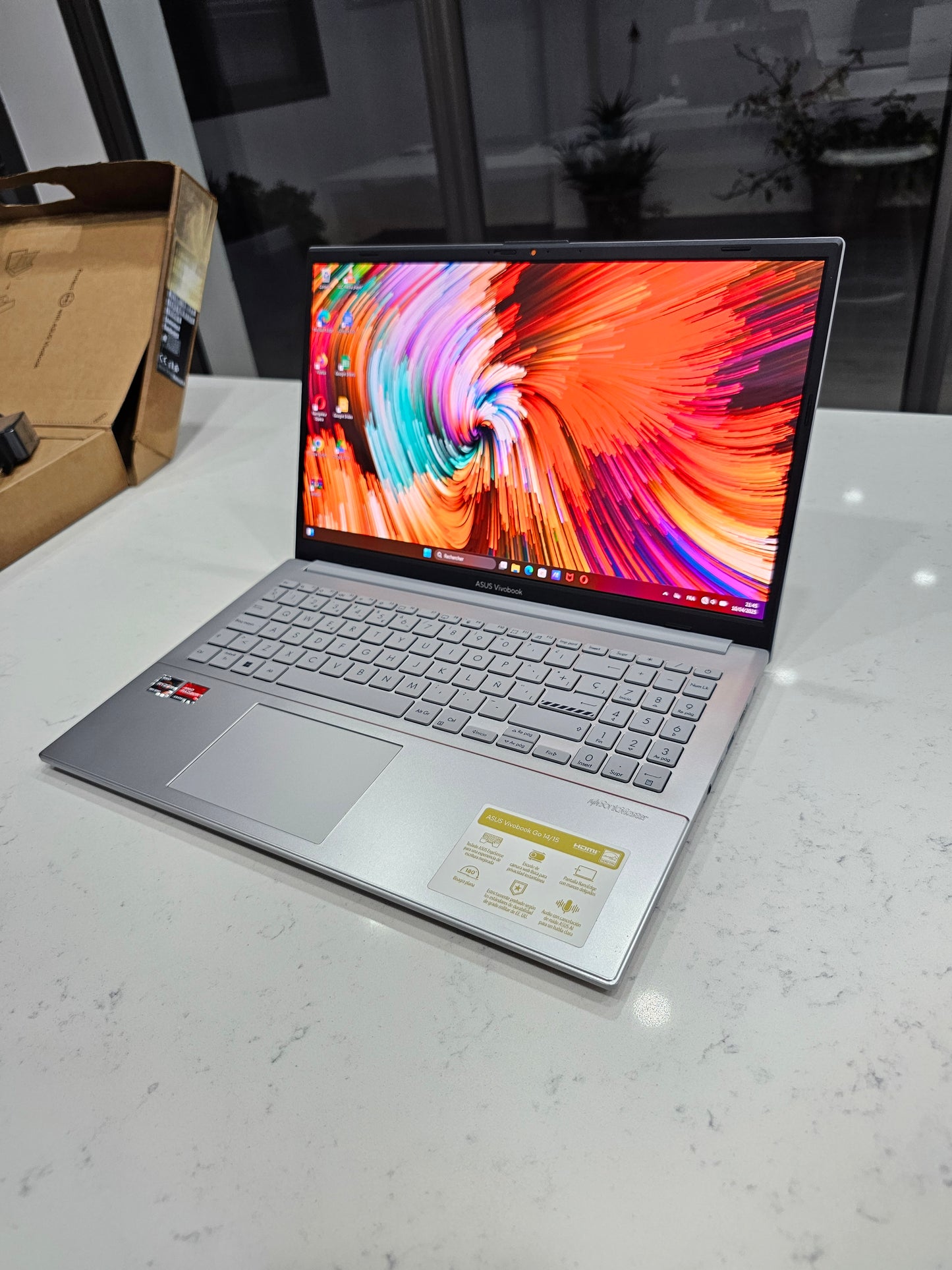 Asus vivobook OLED Ryzen 5 series 7000