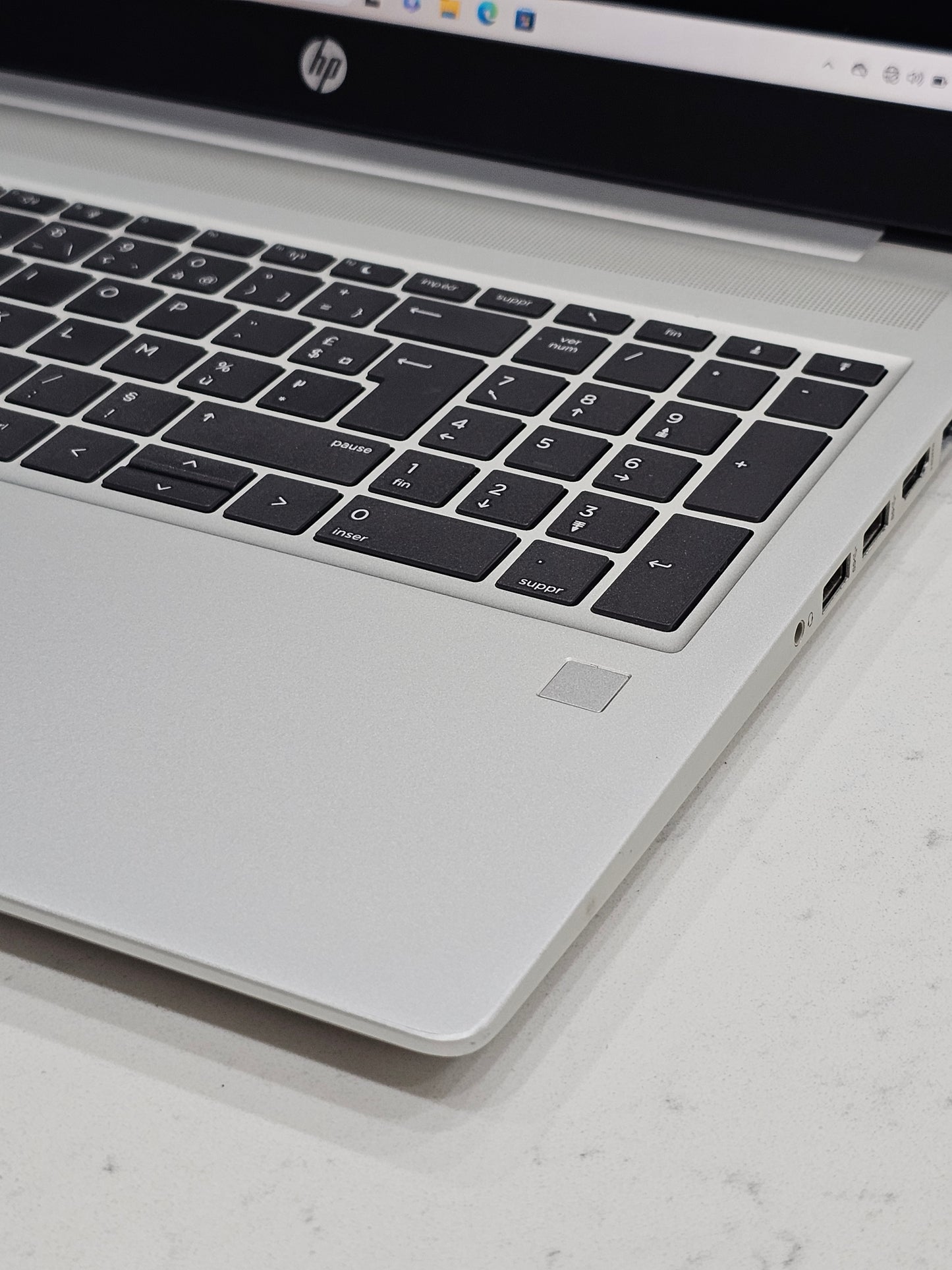 Hp ProBook G7 Ryzen 5 series 4000 -15.6p-