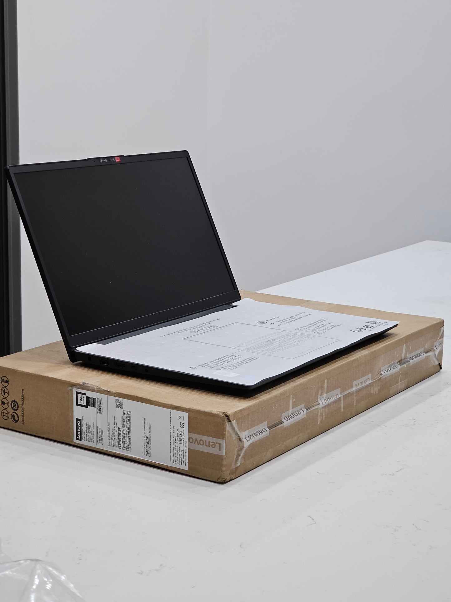 Lenovo V15 i7 13th Gen 15.6"pouces