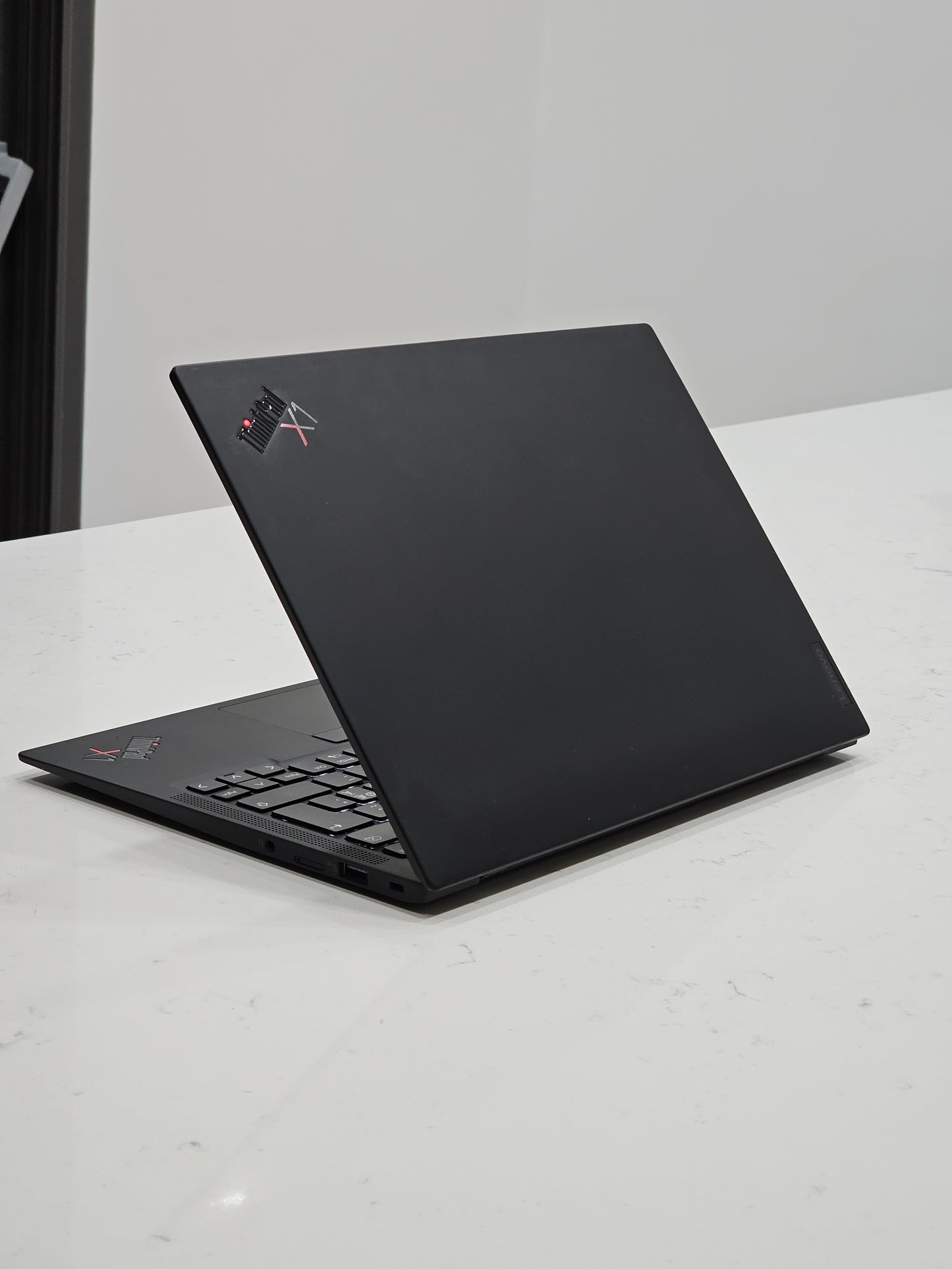 Lenovo thinkpad X1 Carbon i7 10th 14p