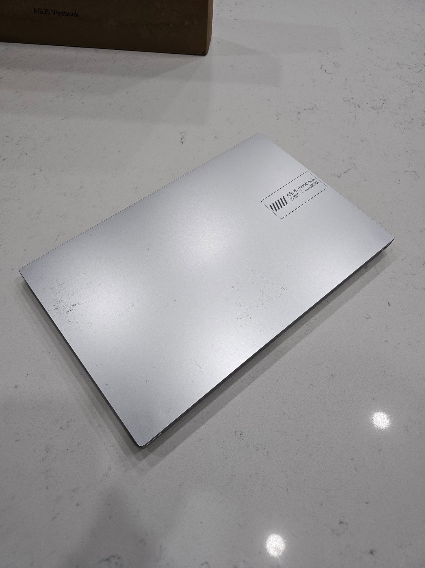 Asus vivobook OLED Ryzen 5 series 7000