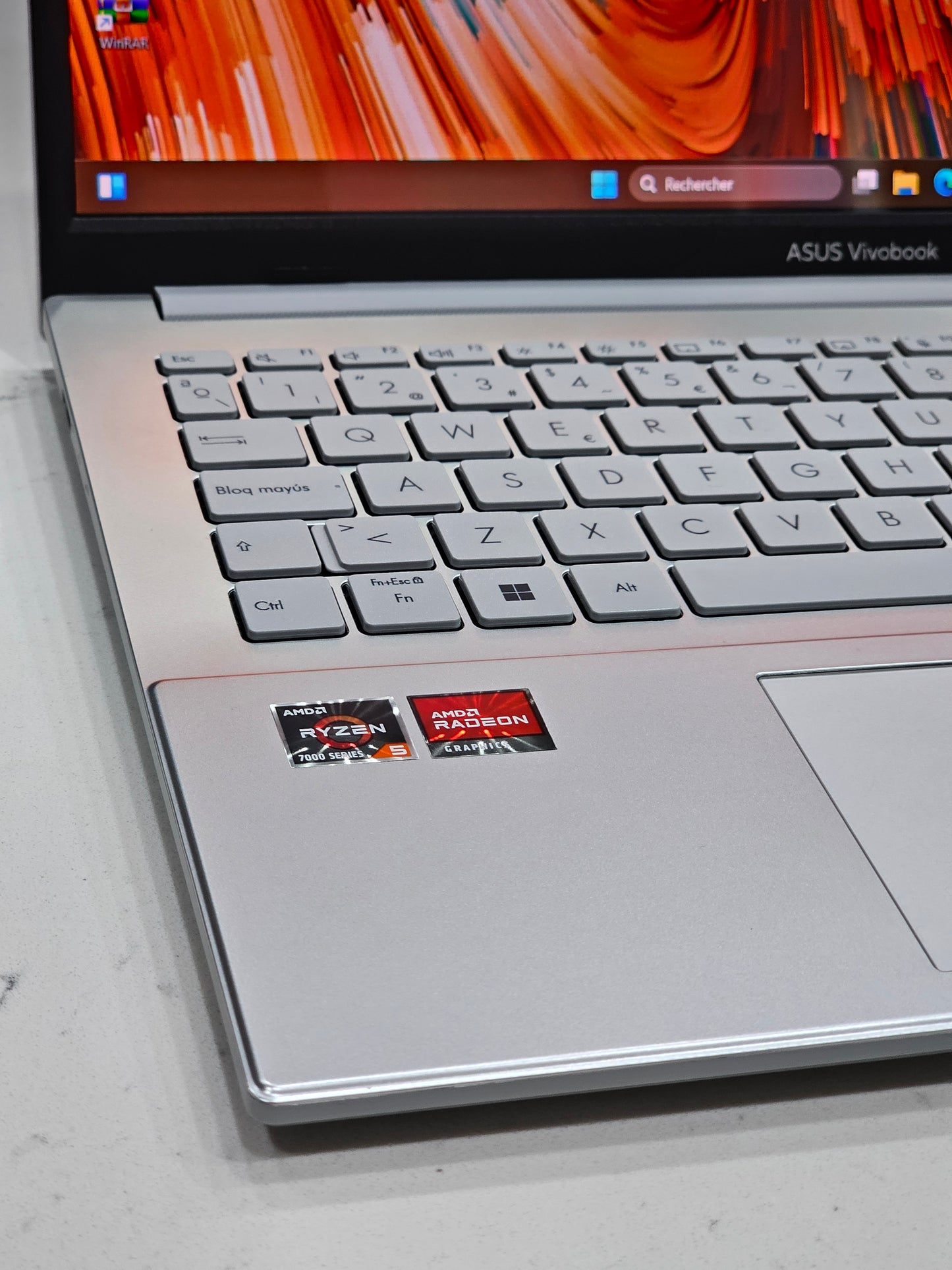Asus vivobook OLED Ryzen 5 series 7000