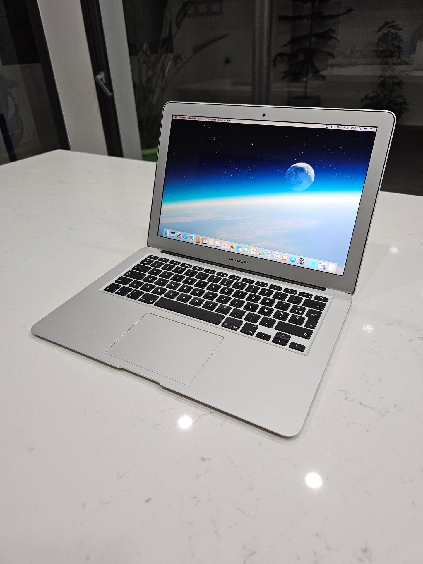 MacBook Air i5 2017 13-inch