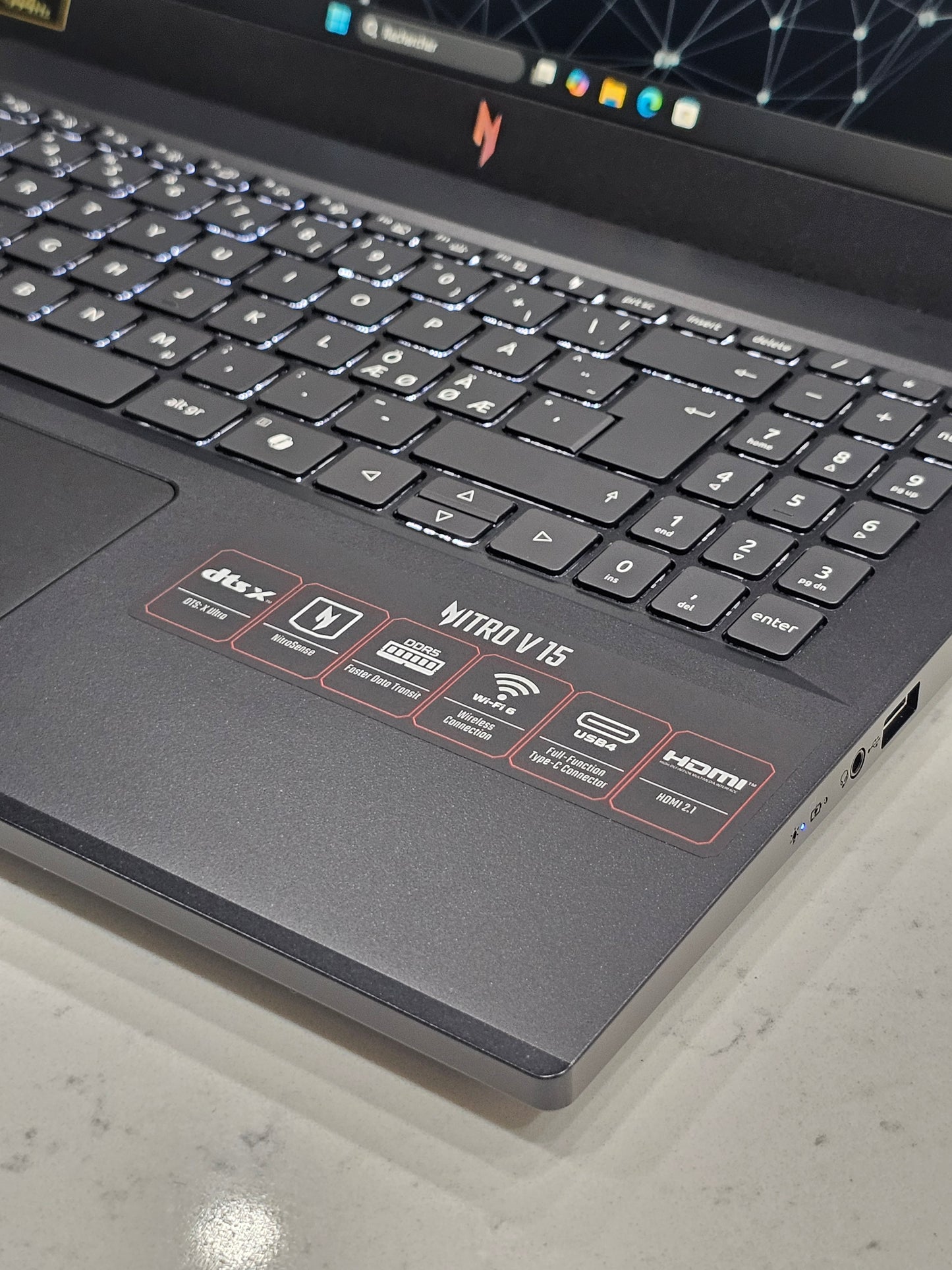 Acer nitro V15 Ryzen 5 series 7000