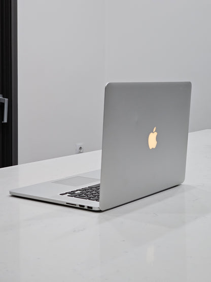 Macbook Pro i7 2015 15.4"pouces