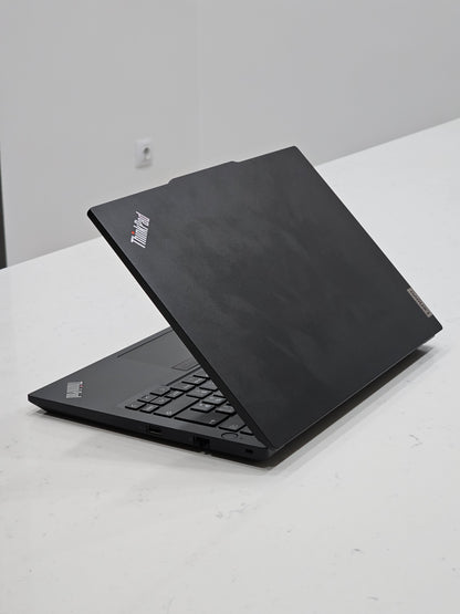Lenovo Thinkpad E14 Ryzen 3 series 7000 Produit neuf jamais Utilisée