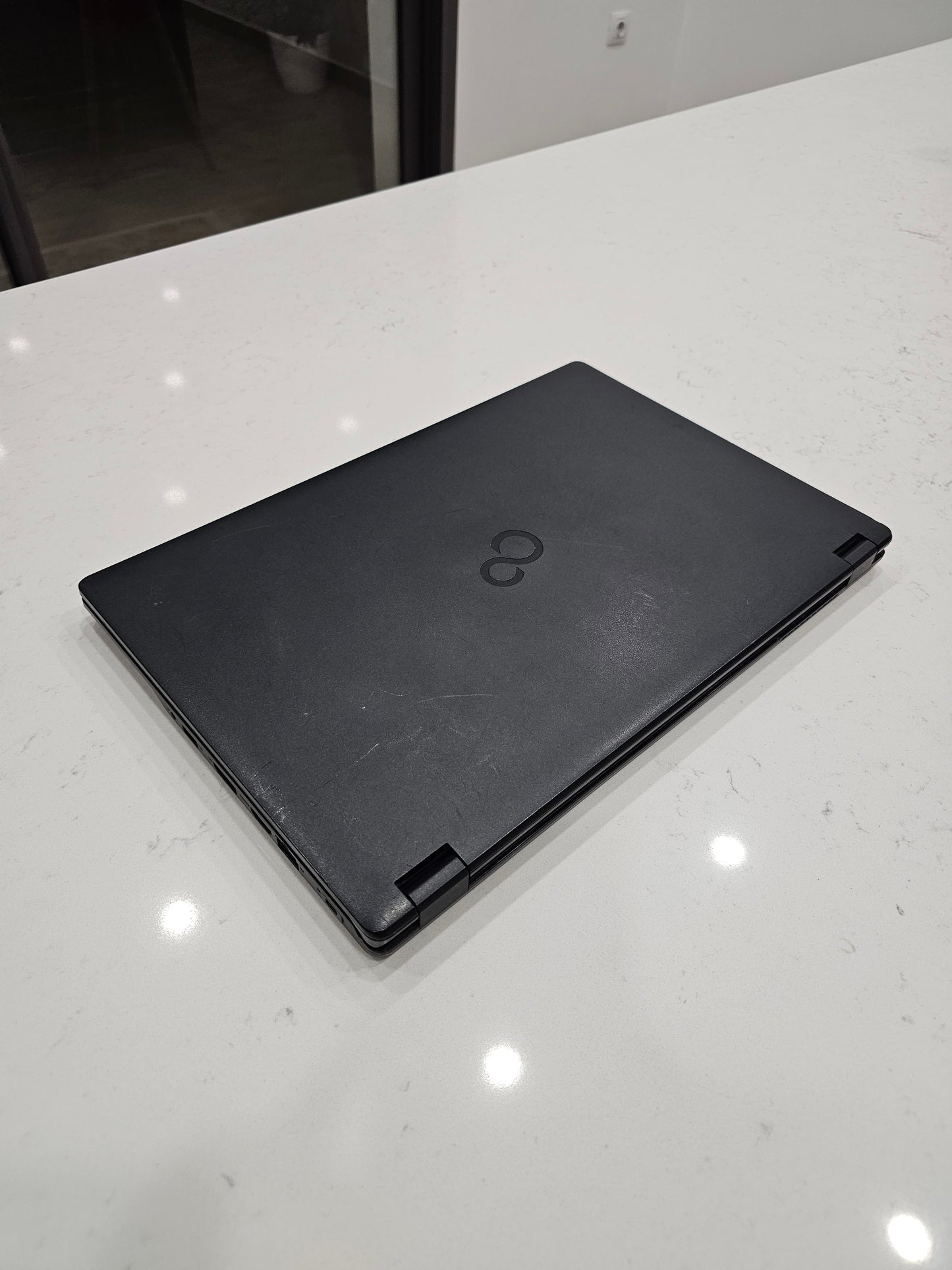 Fujitsu LifeBook i5 8th Gen 15.6"pouces