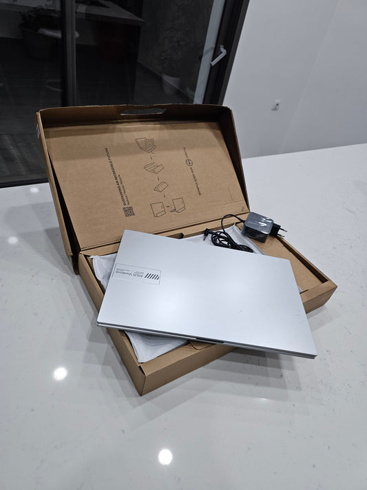 Asus vivobook OLED Ryzen 5 series 7000