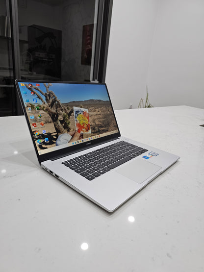 Huawei MateBook D15 i5 11th Gen 15.6"pouces